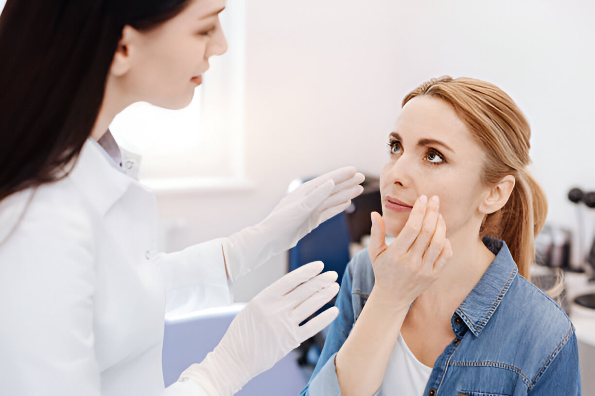 Consulting Dermatologist - Lisa Rux